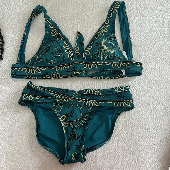 ROBIN PICCONE APOLLONIA HALTER-APOLLONIA TWIST BIKINI SET, Size X-Small,$214 - Picture 7 of 11